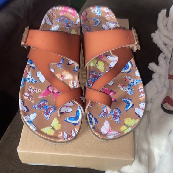 Cognac Girls Steven Madden Sandal - Picture 2 of 3